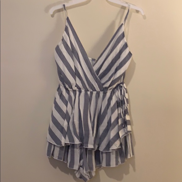 LAST 1️⃣ 😍 Cute Navy Striped Romper 😍 - Picture 3 of 4